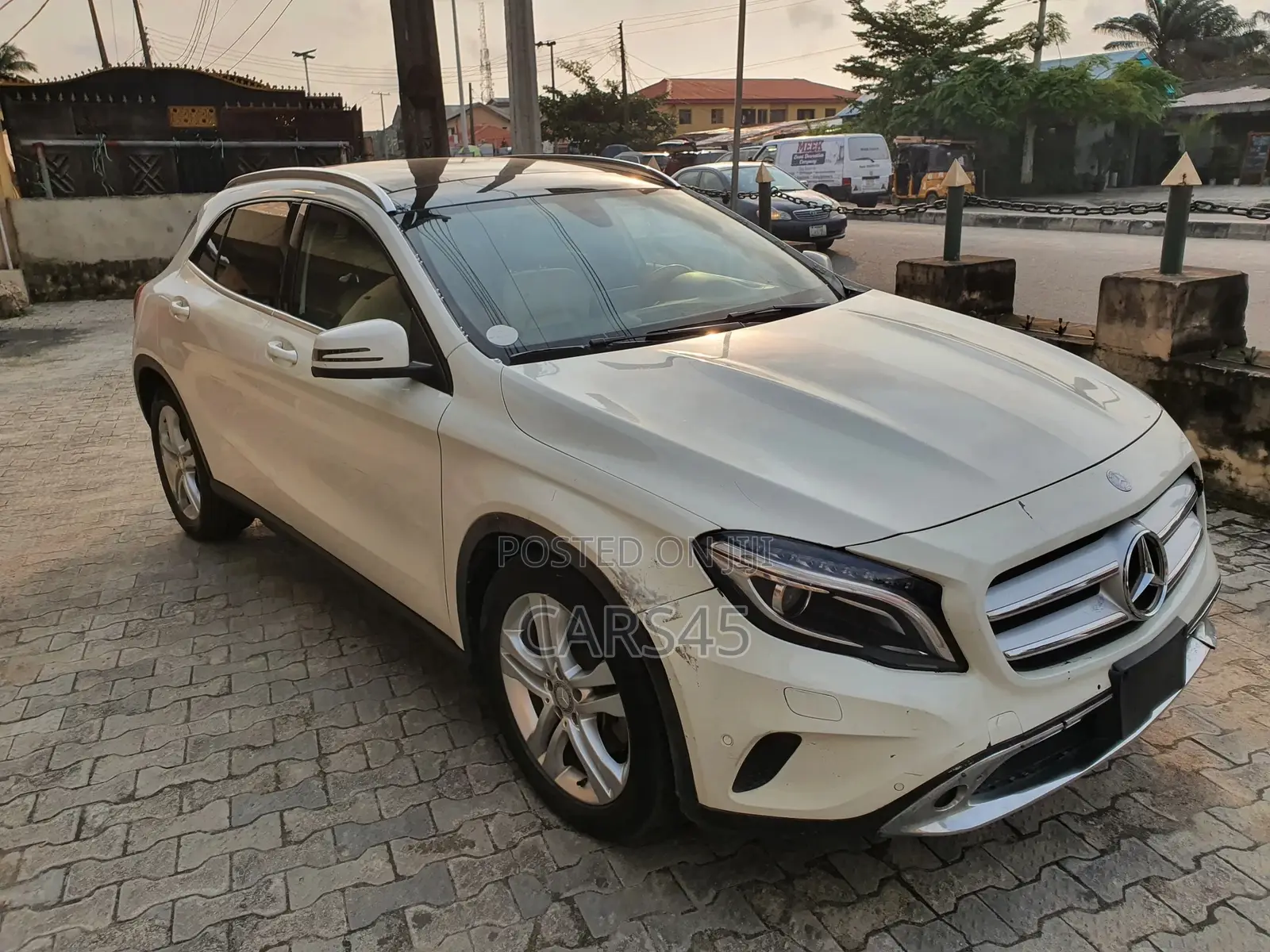 Mercedes-Benz GLA-Class 2017 White