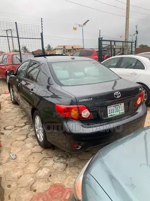 Toyota Corolla 2010 Gray
