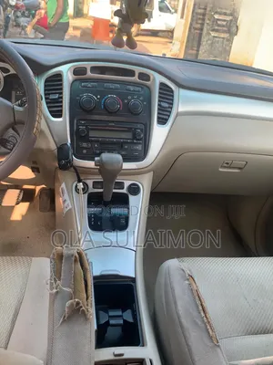 Toyota Highlander V6 2005 Gold