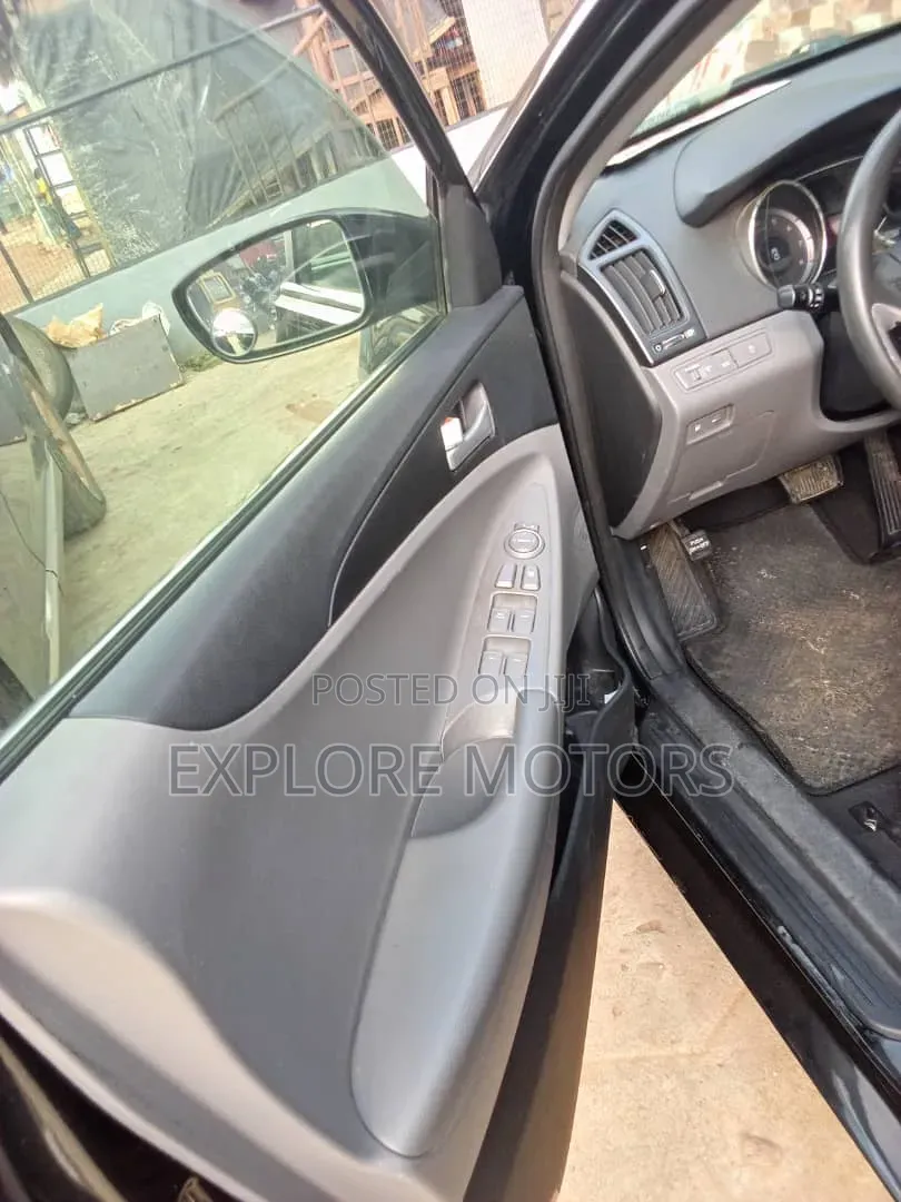 Hyundai Sonata 2012 Black