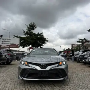 Toyota Camry 2019 Silver