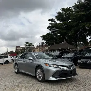Toyota Camry 2019 Silver