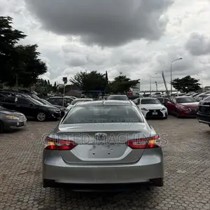 Toyota Camry 2019 Silver