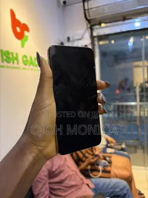 Apple iPhone 11 Pro Max 64 GB Gold