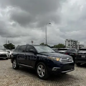 Toyota Highlander 2013 Blue
