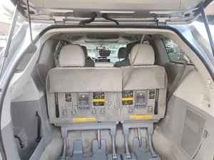 Toyota Sienna 2013 Silver