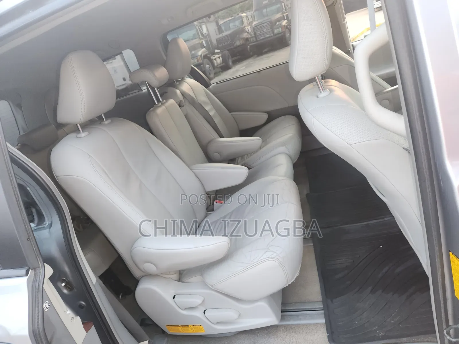 Toyota Sienna 2013 Silver