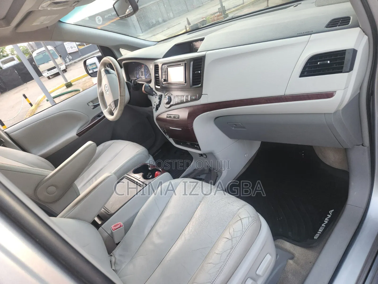 Toyota Sienna 2013 Silver