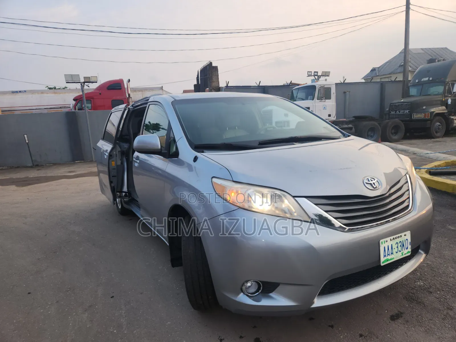 Toyota Sienna 2013 Silver