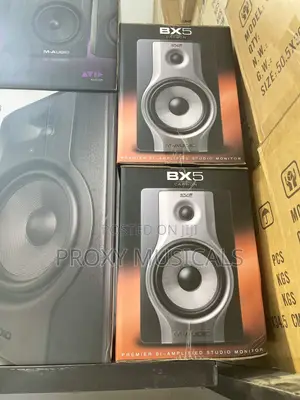 BX5 Carbon M-Audio Bi-Amplified Powered Studio Monitor Speakers