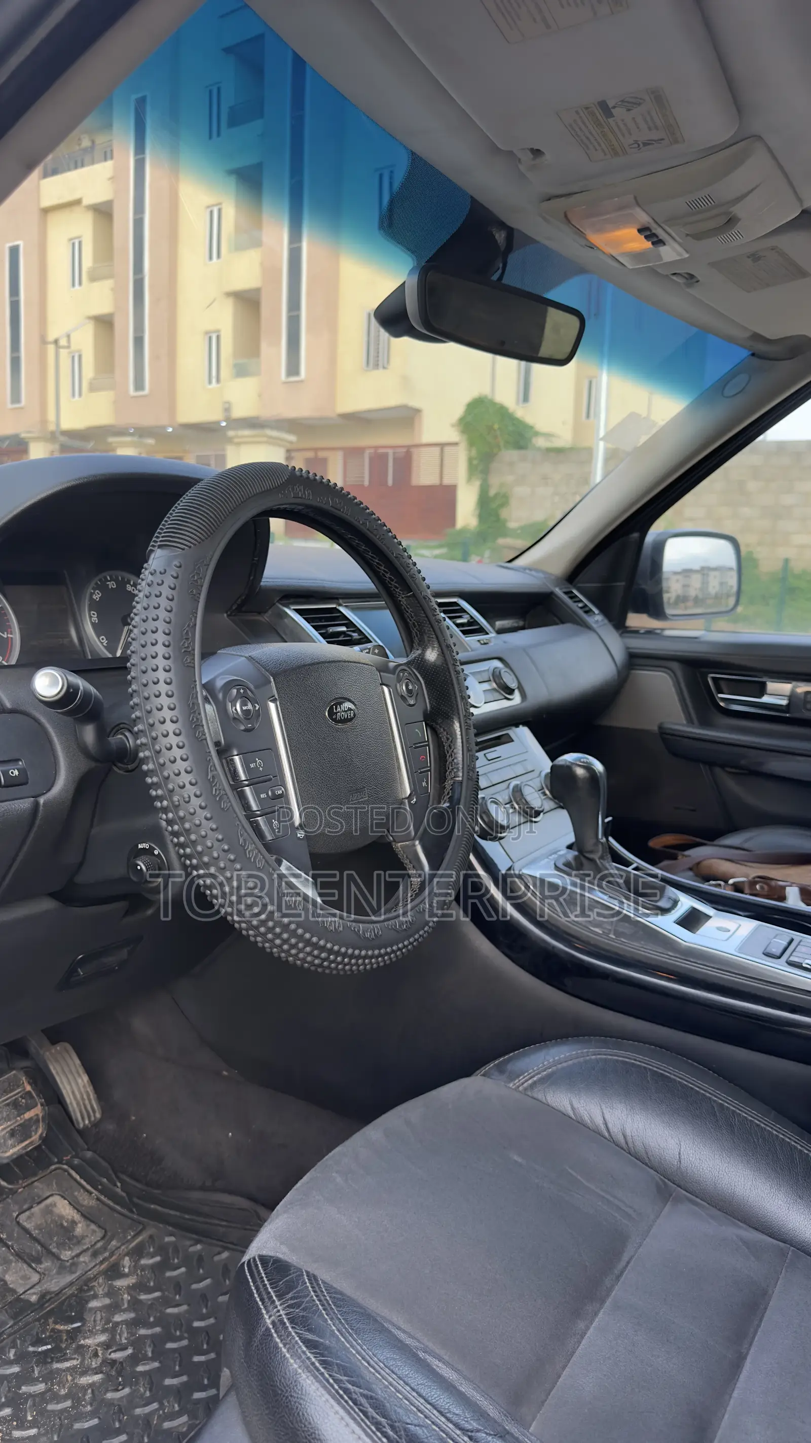Land Rover Range Rover 2011 Gray
