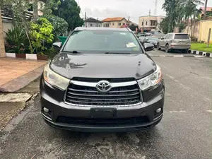 Toyota Highlander XLE 4dr SUV AWD (3.5L 6cyl 6A) 2014 Gray