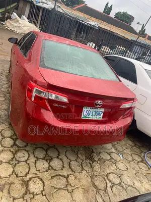 Toyota Camry SE 4dr Sedan (2.5L 4cyl 6A) 2013 Red