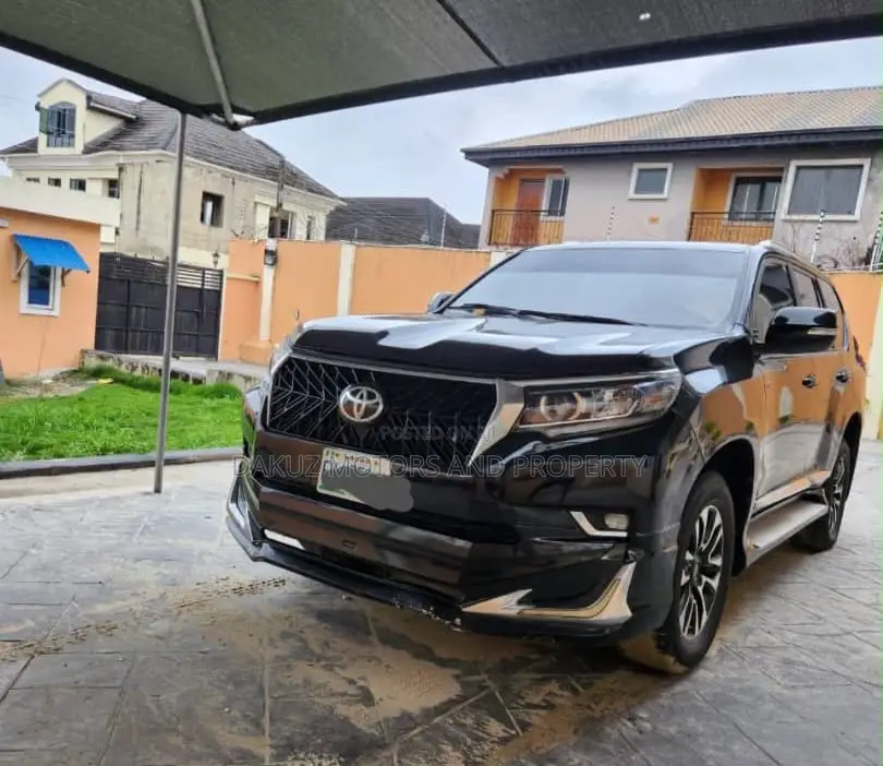 Toyota Land Cruiser Prado 2017 Black