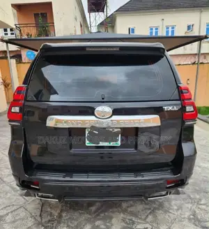 Toyota Land Cruiser Prado 2017 Black