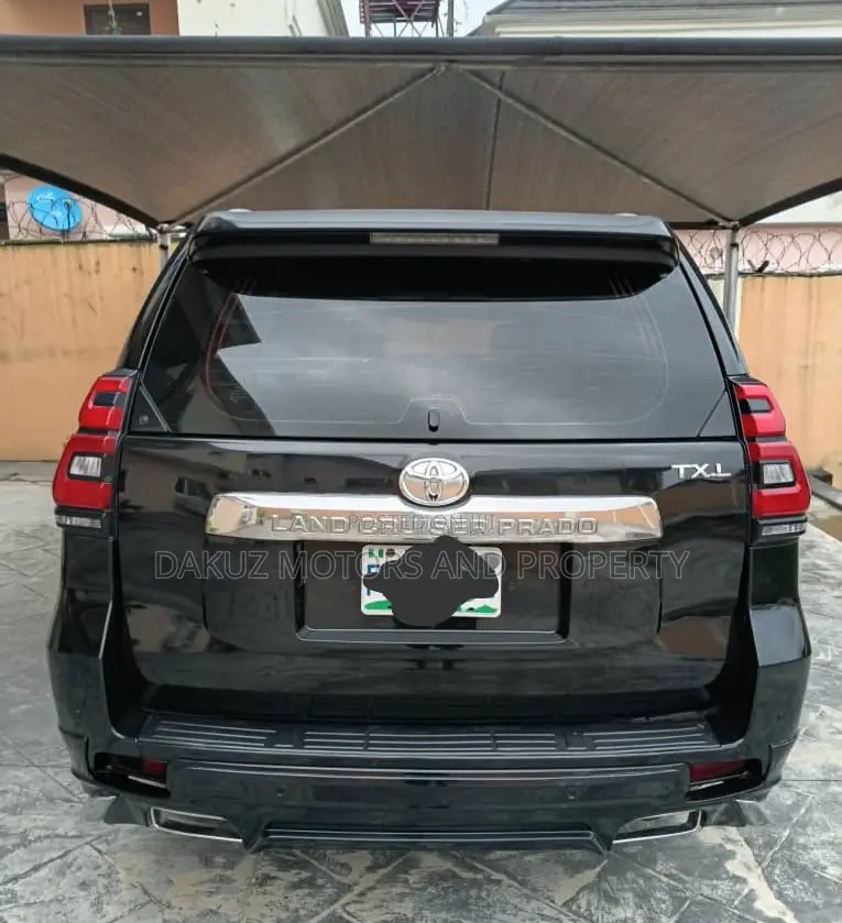 Toyota Land Cruiser Prado 2017 Black