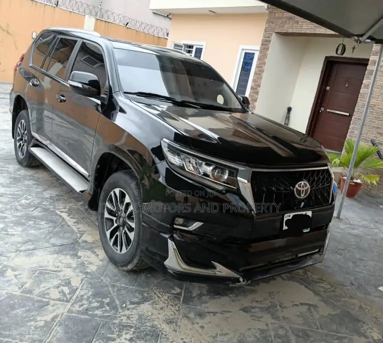 Toyota Land Cruiser Prado 2017 Black