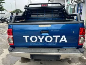Toyota Hilux 2015 Blue
