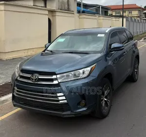 Toyota Highlander 2017 Blue