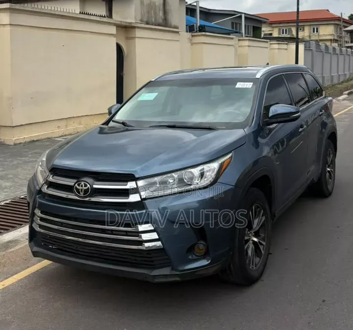 Toyota Highlander 2017 Blue
