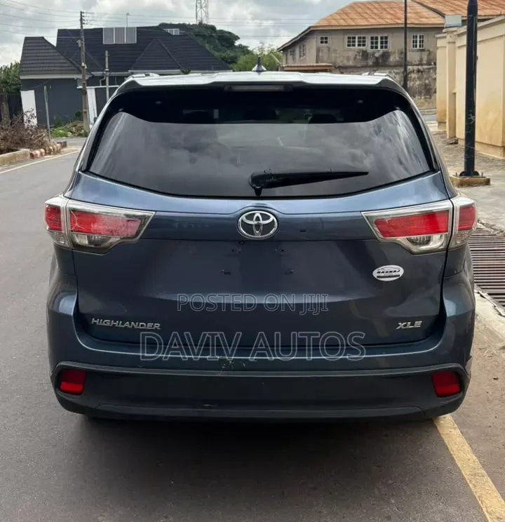 Toyota Highlander 2017 Blue