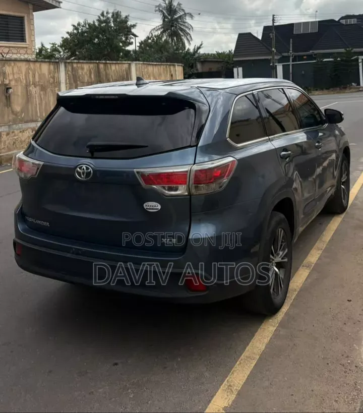 Toyota Highlander 2017 Blue