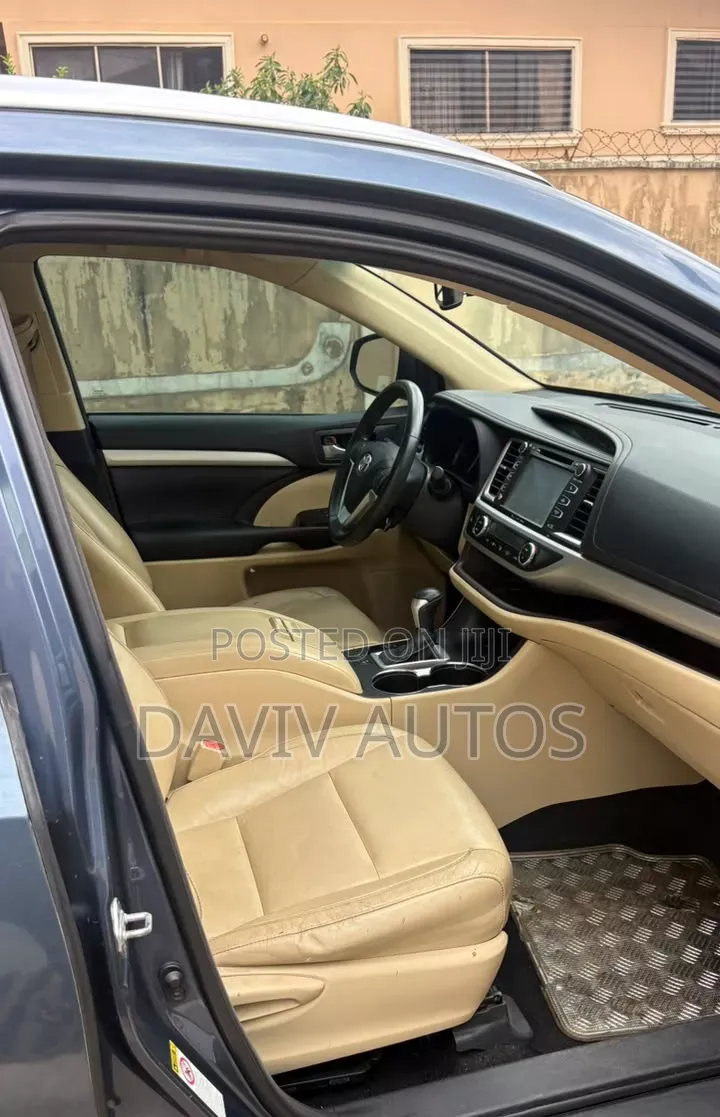 Toyota Highlander 2017 Blue