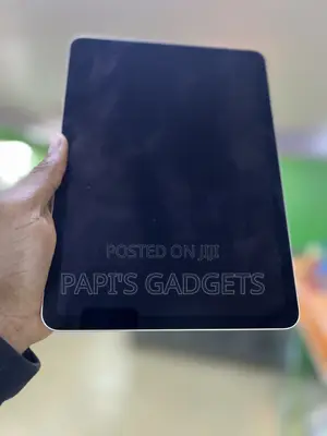 Apple iPad Air (2022) 64 GB Silver