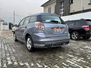 Toyota Matrix Hatchback AWD (1.8L 4cyl 4A) 2006 Blue