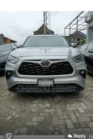 Toyota Highlander XLE 2022 Silver