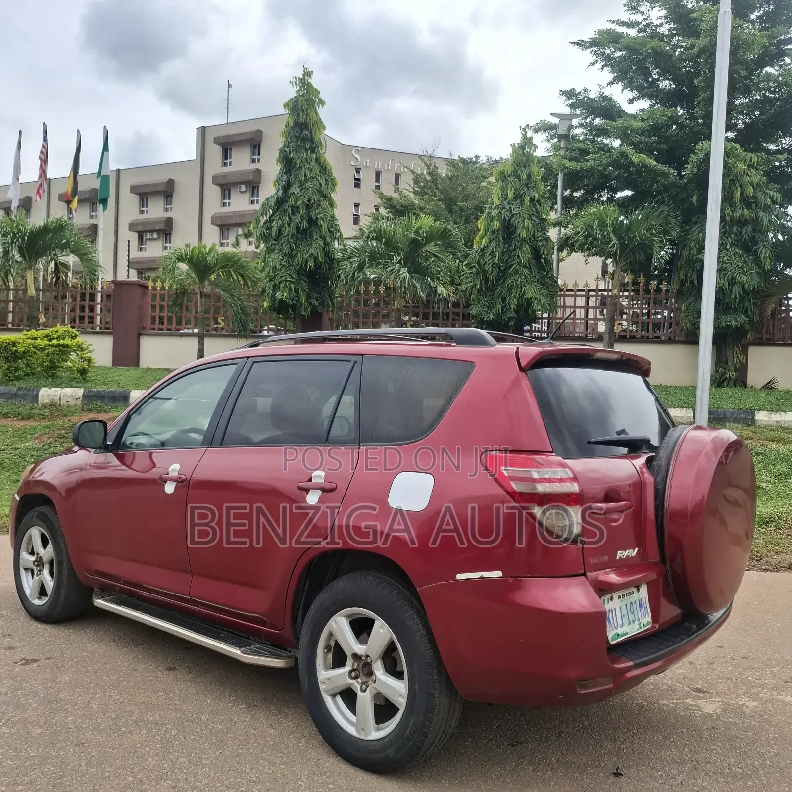 Toyota RAV4 2010 Red