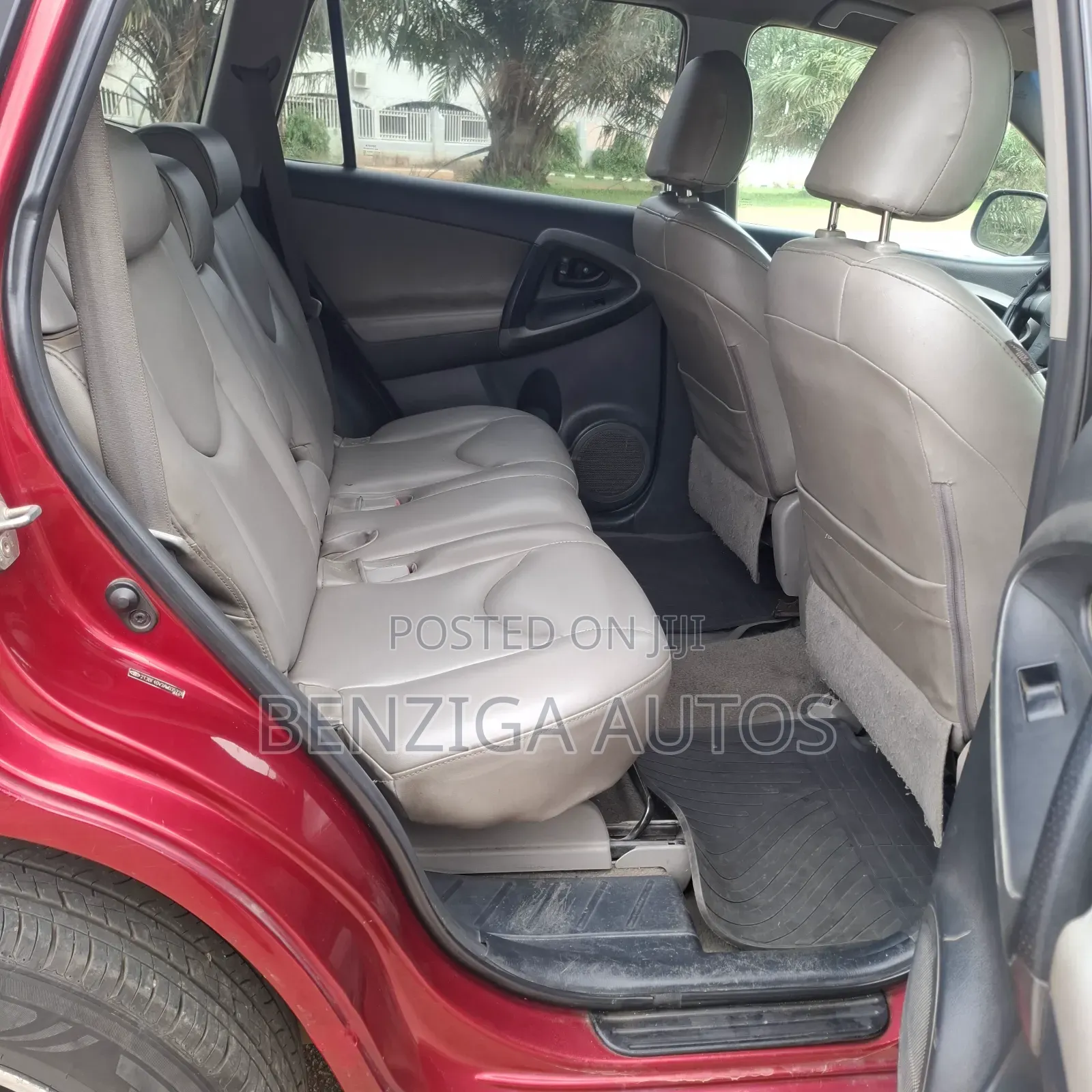 Toyota RAV4 2010 Red
