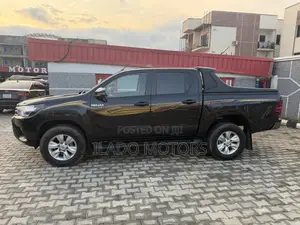 Toyota Hilux 2019 Black