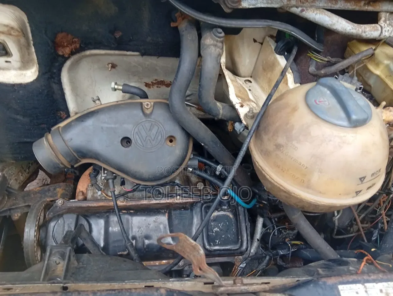 Volkswagen Transporter 1985 Yellow
