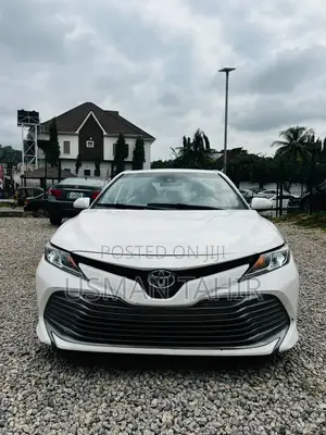 Toyota Camry LE FWD 2020 White