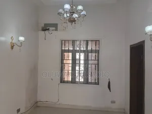 3bdrm Apartment in Ikeja Gra for rent
