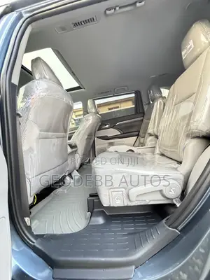 Toyota Highlander Limited 2019 Blue