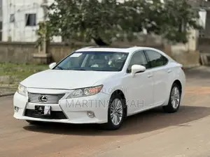 Lexus ES 350 FWD 2015 White