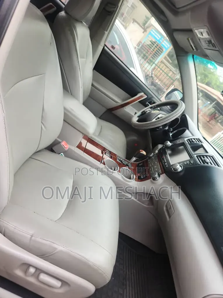 Toyota Highlander 2012 Blue