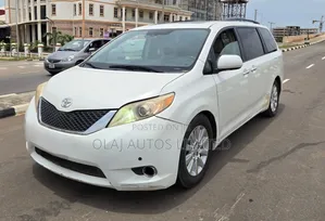 Toyota Sienna 2010 White