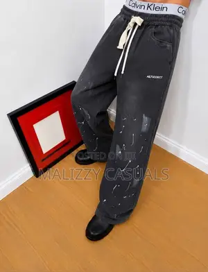 Premium Quality Men Wide Hem Jeans / Stylish Casual Streetwear