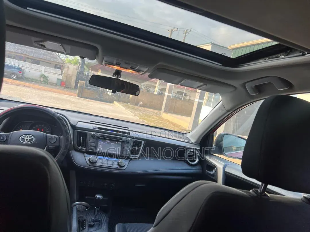 Toyota RAV4 2016 Red