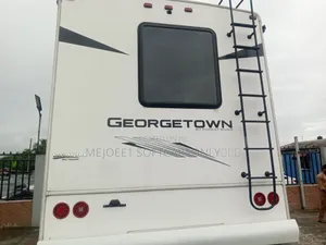 Bus 2020 White
