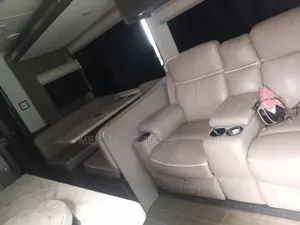 Bus 2020 White
