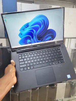 Laptop Dell Precision 5520 16GB Intel Core i7 SSD 512GB