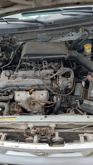 Nissan Almera 1999 Silver