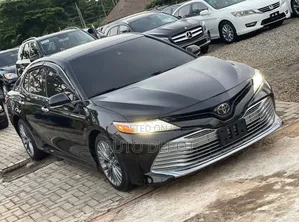 Toyota Camry XLE (2.5L 4cyl 8A) 2019 Black