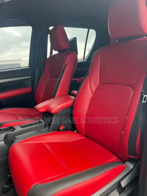 Toyota Hilux 2024 Black