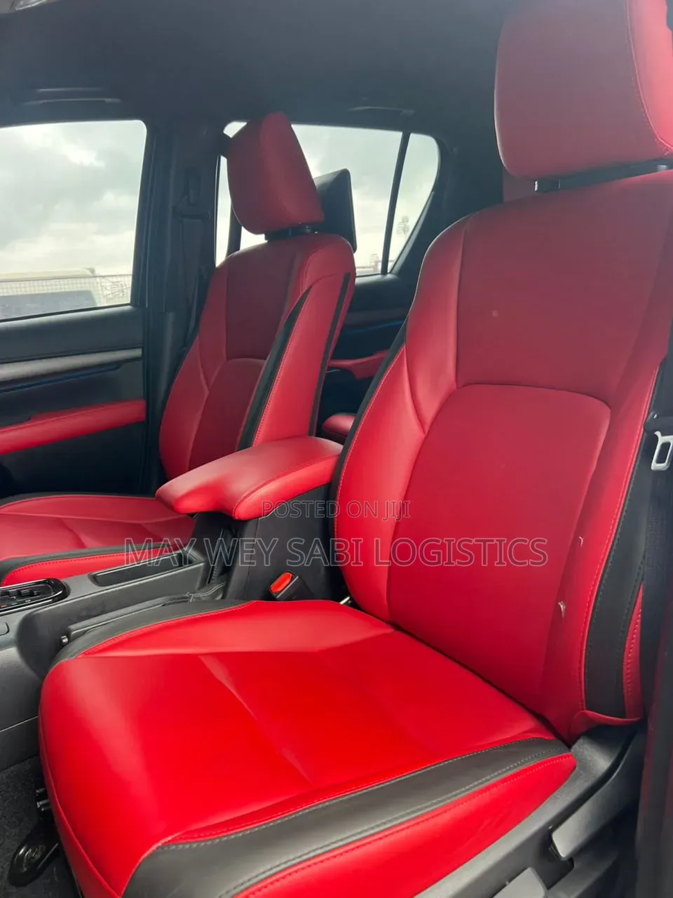 Toyota Hilux 2024 Black