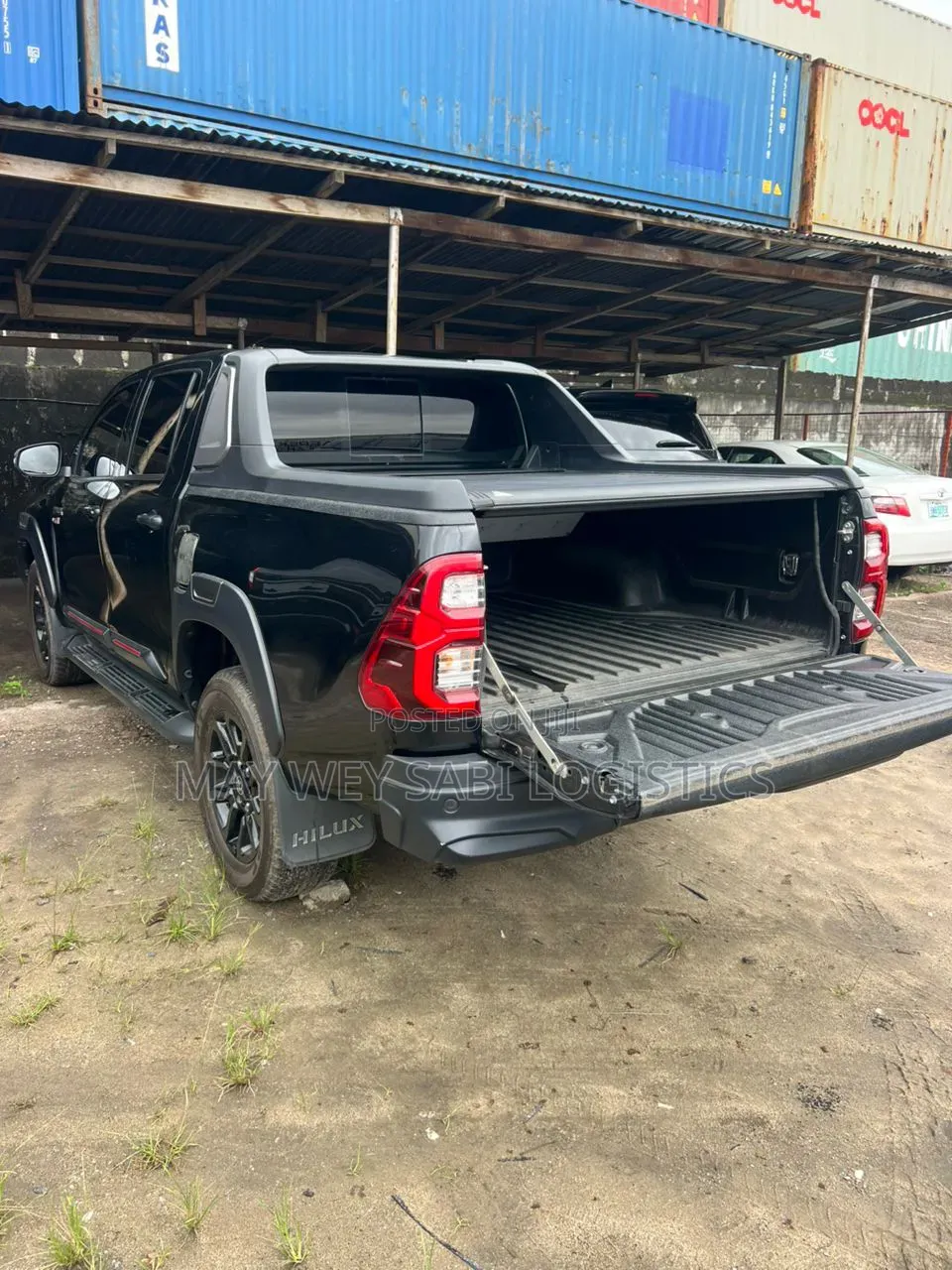 Toyota Hilux 2024 Black